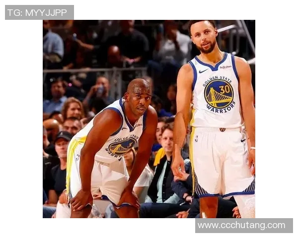 勇士大胜快船系列赛取得开门红：无懈可击的胜利揭示冠军之师的风范